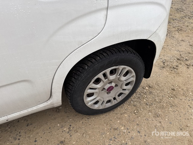 Fiat Panda Automobile - Легковой автомобиль: фото 4 Fiat Panda Automobile - Легковой автомобиль: фото 4