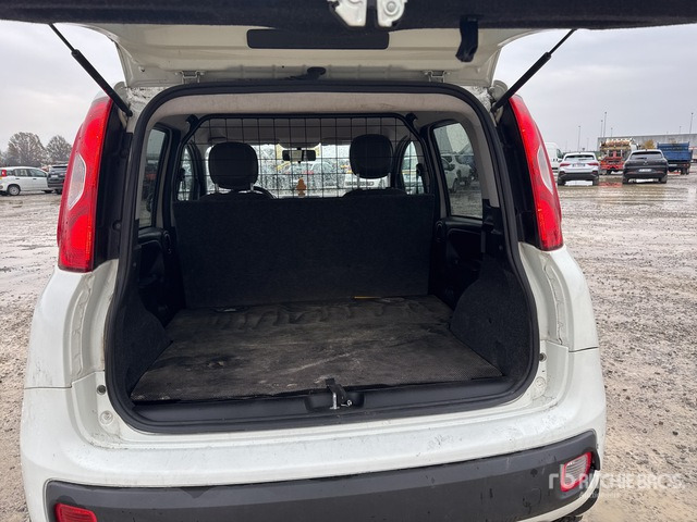 Fiat Panda Automobile - Грузовик с закрытым кузовом: фото 5 Fiat Panda Automobile - Грузовик с закрытым кузовом: фото 5