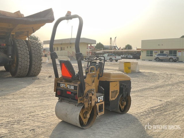 2006 Cat CB114 Double Drum Roller - Дорожный каток: фото 3 2006 Cat CB114 Double Drum Roller - Дорожный каток: фото 3