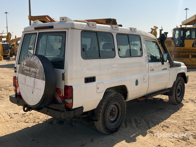 2016 Toyota Land Cruiser 78R 4x4 SUV - Внедорожник: фото 2 2016 Toyota Land Cruiser 78R 4x4 SUV - Внедорожник: фото 2