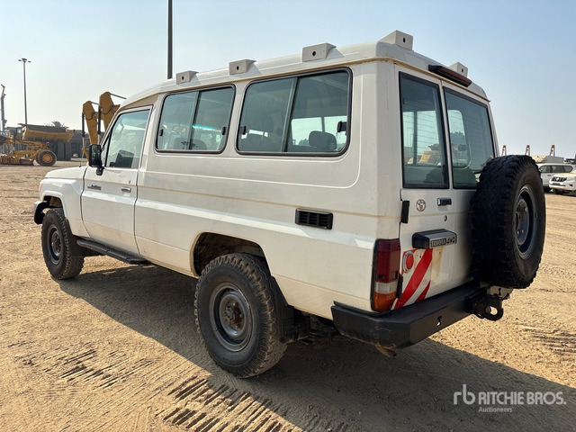 2018 Toyota Land Cruiser 78R 4x4 SUV - Внедорожник: фото 2 2018 Toyota Land Cruiser 78R 4x4 SUV - Внедорожник: фото 2