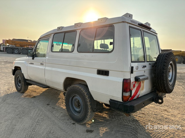 2018 Toyota Land Cruiser 78R 4x4 SUV - Внедорожник: фото 3 2018 Toyota Land Cruiser 78R 4x4 SUV - Внедорожник: фото 3