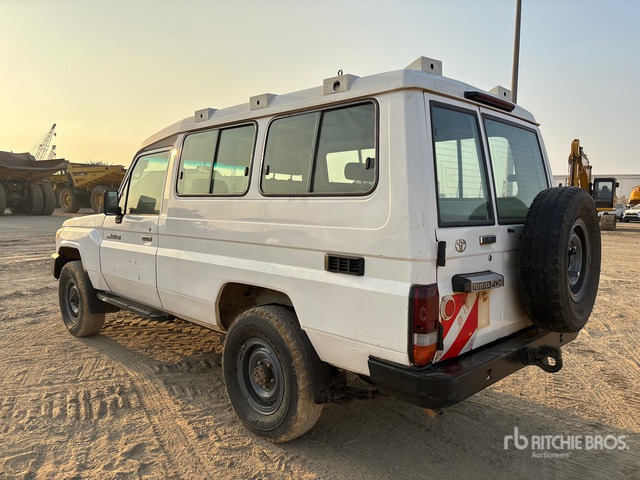 2018 Toyota Land Cruiser 78R 4x4 SUV - Внедорожник: фото 3 2018 Toyota Land Cruiser 78R 4x4 SUV - Внедорожник: фото 3