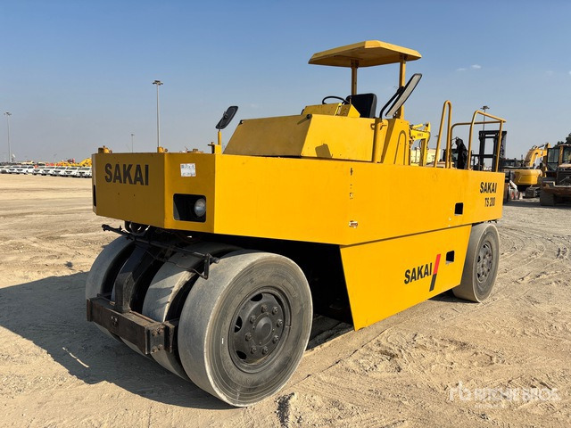 Sakai TS200 Pneumatic Roller - Пневмоколесный каток: фото 1 Sakai TS200 Pneumatic Roller - Пневмоколесный каток: фото 1