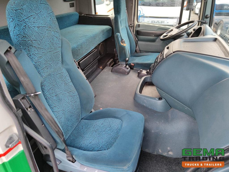 DAF FAK XF95.430 8x2 SuperSpaceCab Euro3 - CurtainSider 7.31m + Ramp 16T - MachineTransporter - 6 Persons (V558) в лизинг DAF FAK XF95.430 8x2 SuperSpaceCab Euro3 - CurtainSider 7.31m + Ramp 16T - MachineTransporter - 6 Persons (V558): фото 7 DAF FAK XF95.430 8x2 SuperSpaceCab Euro3 - CurtainSider 7.31m + Ramp 16T - MachineTransporter - 6 Persons (V558) в лизинг DAF FAK XF95.430 8x2 SuperSpaceCab Euro3 - CurtainSider 7.31m + Ramp 16T - MachineTransporter - 6 Persons (V558): фото 7