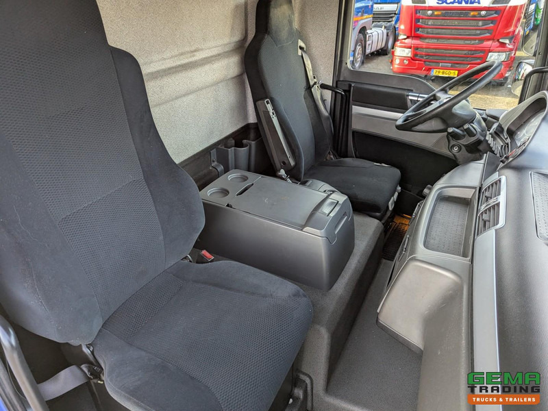 Грузовик MAN TGL 7.150 4x2 Dagcabine Euro6 - Camper/Kart/Motor/ Mobiele Werkplaats - Laadklep 750KG - Zonnepaneel: фото 16 Грузовик MAN TGL 7.150 4x2 Dagcabine Euro6 - Camper/Kart/Motor/ Mobiele Werkplaats - Laadklep 750KG - Zonnepaneel: фото 16