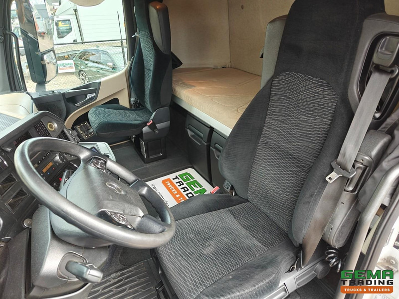 Mercedes-Benz Actros 2645 6x2 Gigaspace Euro6 + 3Axle Trailer - 115m³ VolumeCombi - Dubbele Tanks - Moffet Aansluiting - HH Vloer - SMARTTacho V2 - Грузовик с закрытым кузовом: фото 5 Mercedes-Benz Actros 2645 6x2 Gigaspace Euro6 + 3Axle Trailer - 115m³ VolumeCombi - Dubbele Tanks - Moffet Aansluiting - HH Vloer - SMARTTacho V2 - Грузовик с закрытым кузовом: фото 5