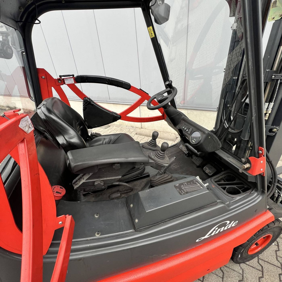 Linde E25S (336-03) - Электропогрузчик: фото 4 Linde E25S (336-03) - Электропогрузчик: фото 4