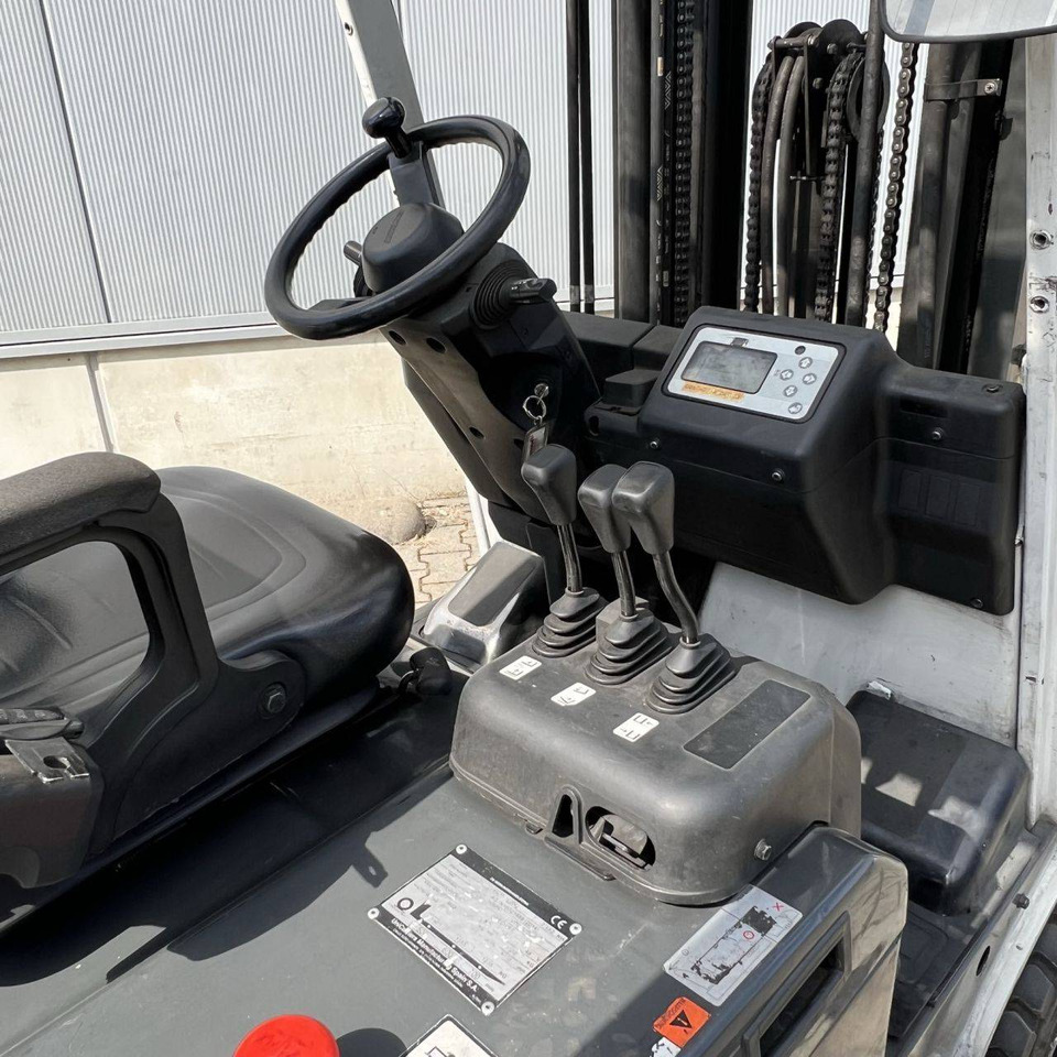 Unicarriers TX3-20L (AG1N1L20Q) - Электропогрузчик: фото 3 Unicarriers TX3-20L (AG1N1L20Q) - Электропогрузчик: фото 3