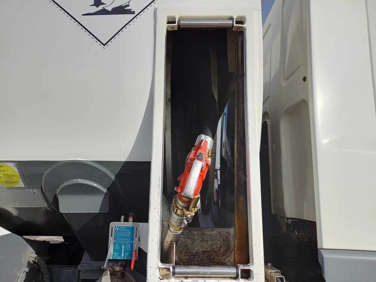 DAF CF85 - Грузовик-цистерна: фото 3 DAF CF85 - Грузовик-цистерна: фото 3