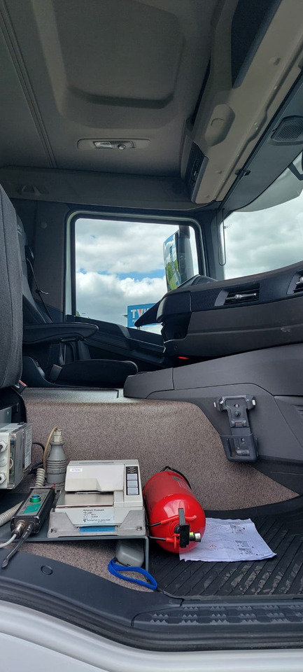 DAF XD300FA - Грузовик-цистерна: фото 4 DAF XD300FA - Грузовик-цистерна: фото 4