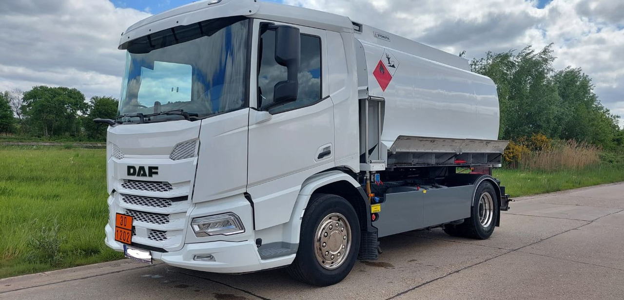 DAF XD300FA - Грузовик-цистерна: фото 1 DAF XD300FA - Грузовик-цистерна: фото 1