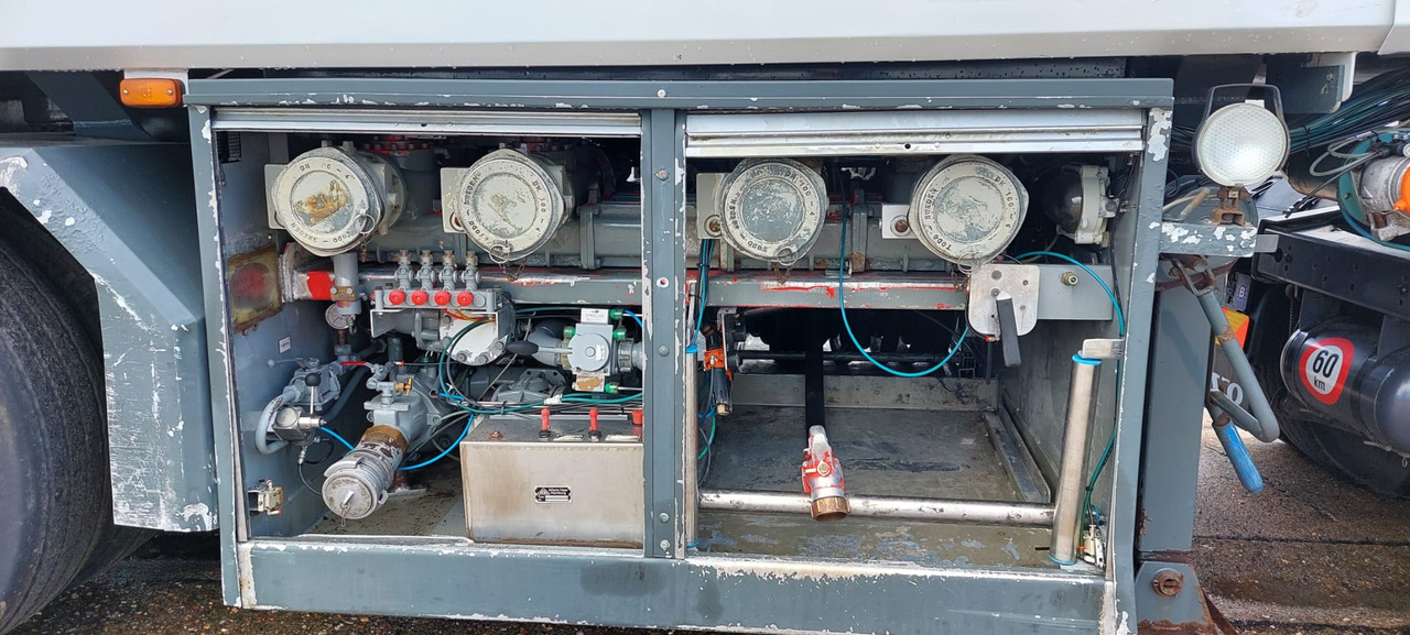 Полуприцеп-цистерна EKW: фото 10