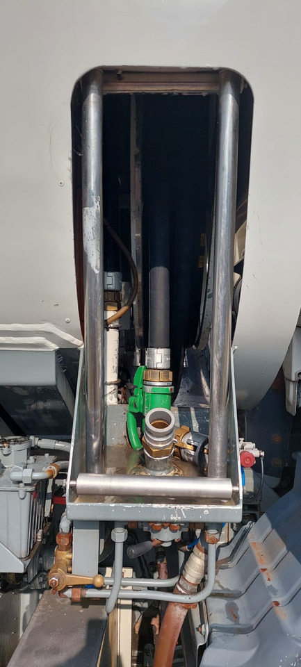 MAN HS 26 FNLC - Грузовик-цистерна: фото 3 MAN HS 26 FNLC - Грузовик-цистерна: фото 3