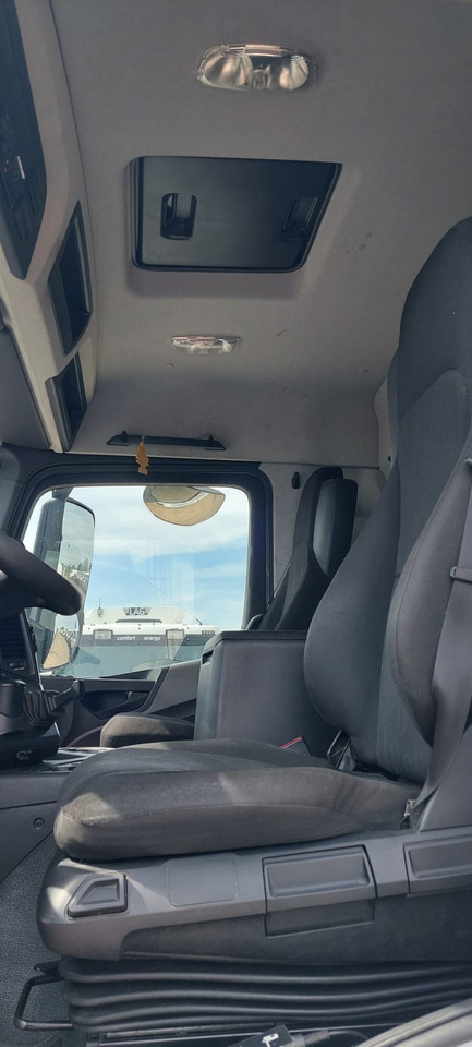 MERCEDES Antos - Грузовик-цистерна: фото 4 MERCEDES Antos - Грузовик-цистерна: фото 4