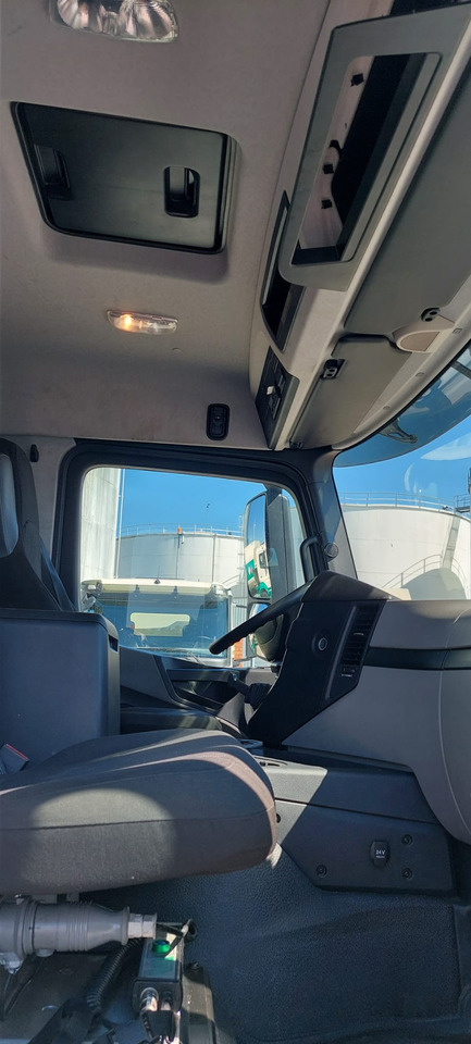 MERCEDES Antos - Грузовик-цистерна: фото 5 MERCEDES Antos - Грузовик-цистерна: фото 5