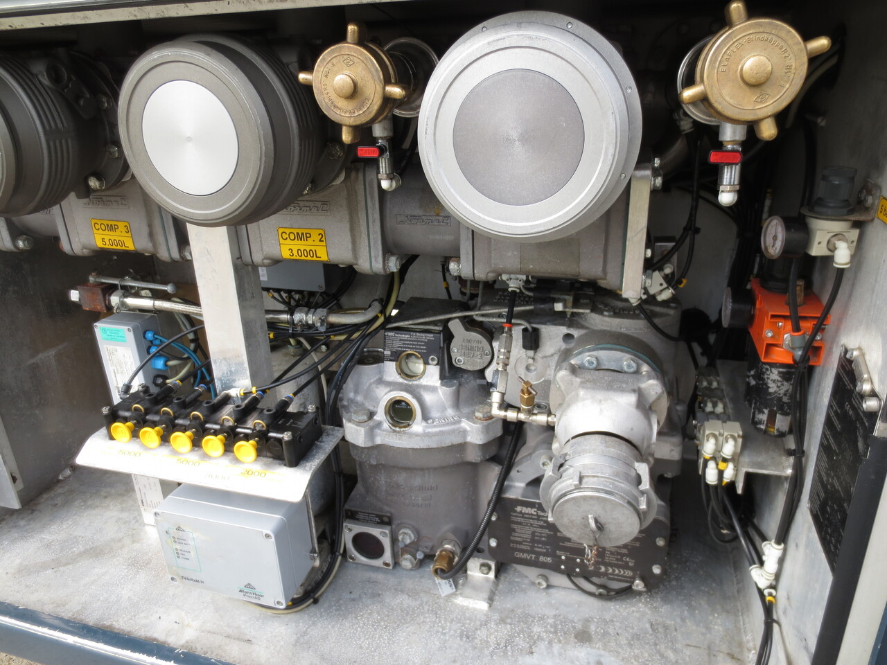 Renault Lander - Грузовик-цистерна: фото 5 Renault Lander - Грузовик-цистерна: фото 5