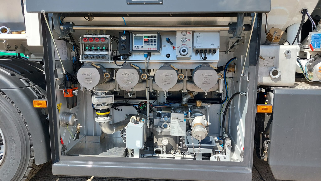 SCANIA P370 - Грузовик-цистерна: фото 2 SCANIA P370 - Грузовик-цистерна: фото 2