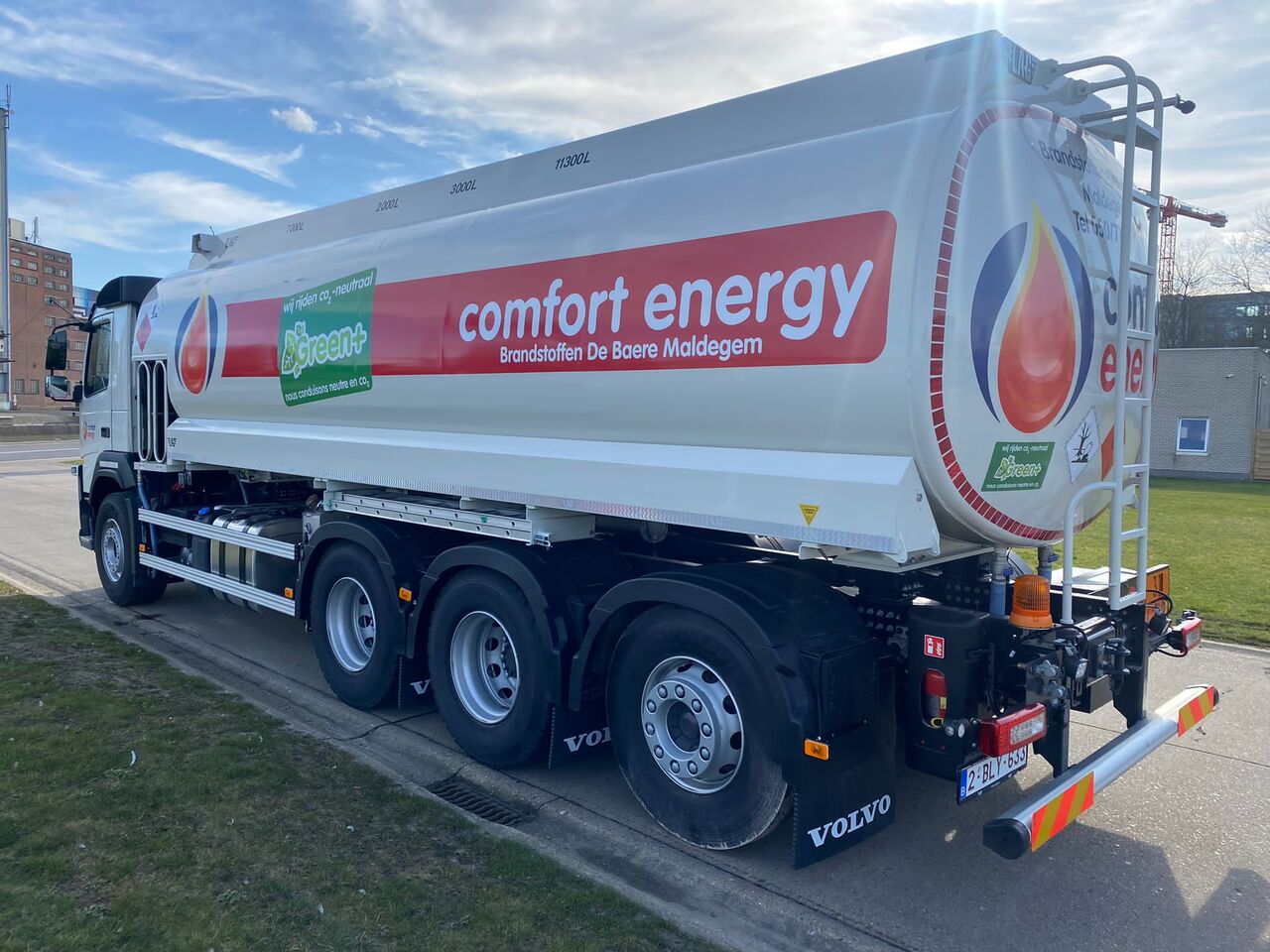 Грузовик-цистерна VOLVO FM430HP: фото 8