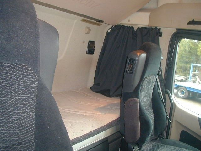 Mercedes-Benz 1843 - Тягач: фото 5 Mercedes-Benz 1843 - Тягач: фото 5