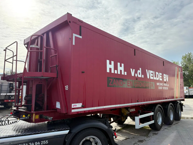 Carnehl 60m3 10 tons assen Bietenrek&Klep/deuren Stuuras Liftas Nieuwe APK! - Самосвальный полуприцеп: фото 1 Carnehl 60m3 10 tons assen Bietenrek&Klep/deuren Stuuras Liftas Nieuwe APK! - Самосвальный полуприцеп: фото 1