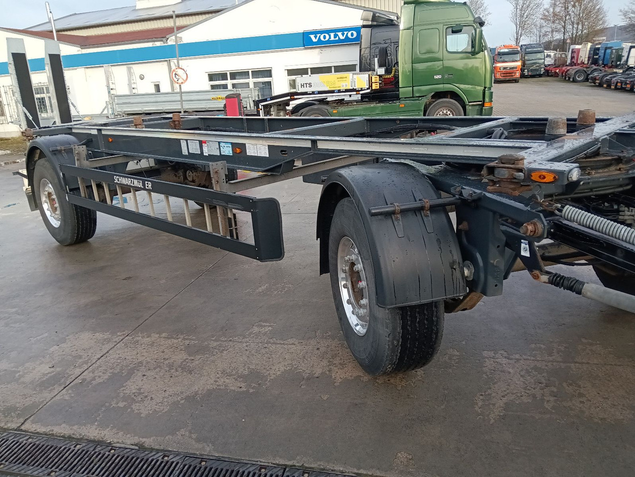 Schwarzmüller 2-A BDF 1,22/1,32 ALCOA Alufelgen ADR 120tkm TÜV Schwarzmüller 2-A BDF 1,22/1,32 ALCOA Alufelgen ADR 120tkm TÜV - Прицеп-контейнеровоз/ Сменный кузов: фото 5 Schwarzmüller 2-A BDF 1,22/1,32 ALCOA Alufelgen ADR 120tkm TÜV Schwarzmüller 2-A BDF 1,22/1,32 ALCOA Alufelgen ADR 120tkm TÜV - Прицеп-контейнеровоз/ Сменный кузов: фото 5