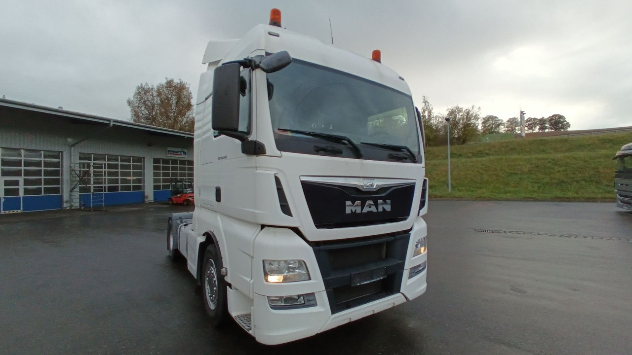 MAN TGX 18:440 FLT XLX 2xTank Klima Spoiler Kühlbox MAN TGX 18:440 FLT XLX 2xTank Klima Spoiler Kühlbox - Тягач: фото 2 MAN TGX 18:440 FLT XLX 2xTank Klima Spoiler Kühlbox MAN TGX 18:440 FLT XLX 2xTank Klima Spoiler Kühlbox - Тягач: фото 2