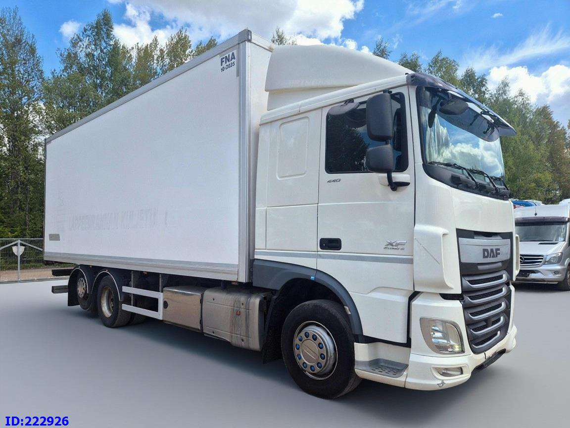 DAF XF 106 440 FAR 6x2 Euro6 - Изотермический грузовик: фото 4 DAF XF 106 440 FAR 6x2 Euro6 - Изотермический грузовик: фото 4