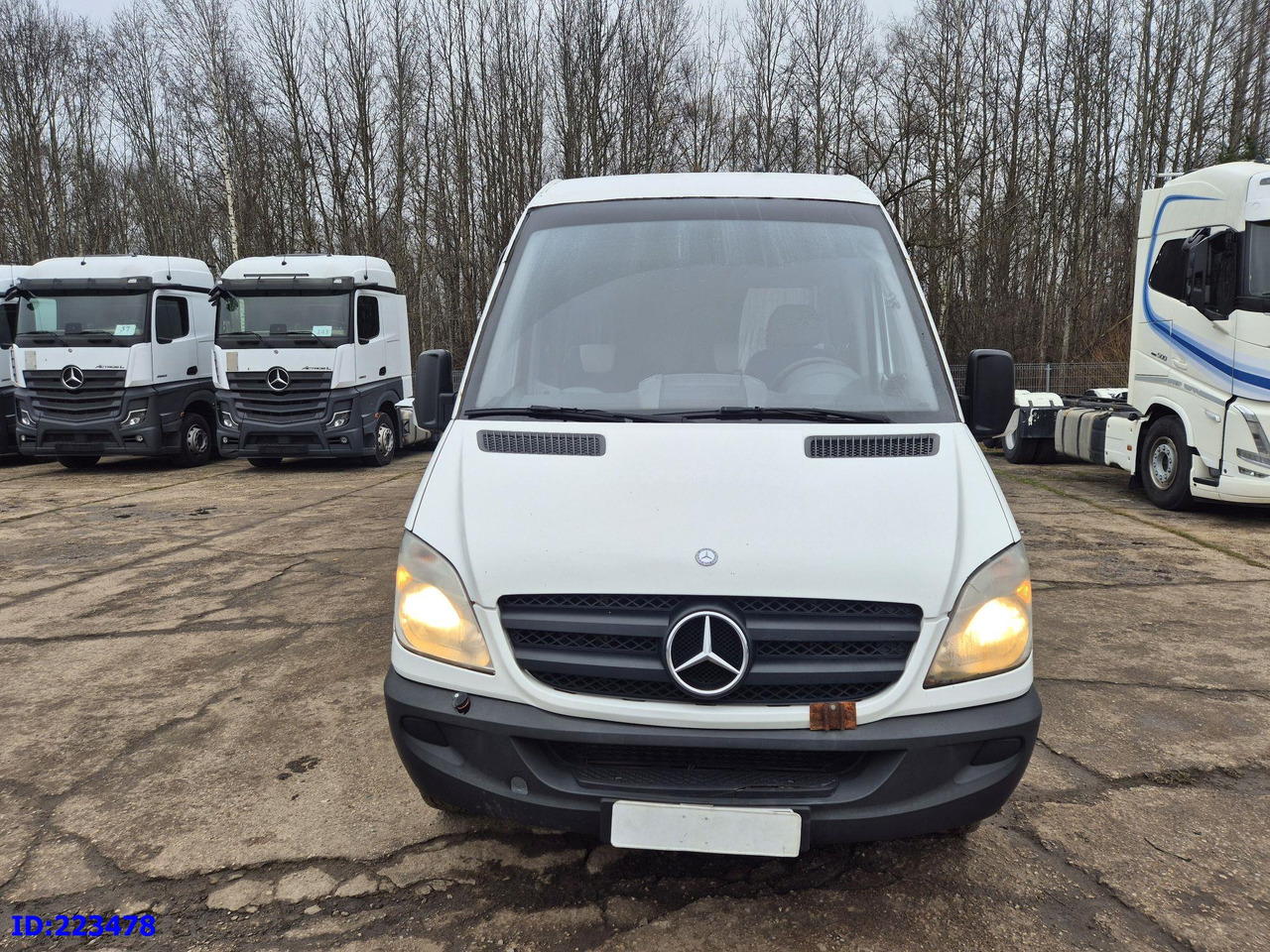 MERCEDES-BENZ Sprinter 518 - VIP - 20-seater - Туристический автобус: фото 2 MERCEDES-BENZ Sprinter 518 - VIP - 20-seater - Туристический автобус: фото 2