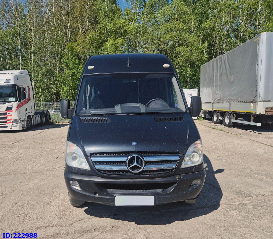 MERCEDES-BENZ Sprinter 519 VIP - 17 Seater - Микроавтобус, Пассажирский фургон: фото 2 MERCEDES-BENZ Sprinter 519 VIP - 17 Seater - Микроавтобус, Пассажирский фургон: фото 2
