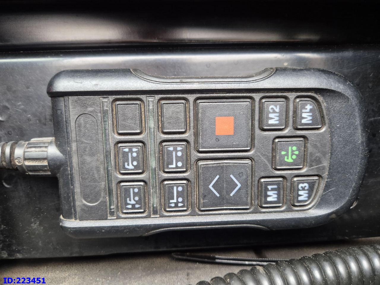 Грузовик-шасси SCANIA R650 Full air 8x4 Steering axle (3 pedal): фото 12