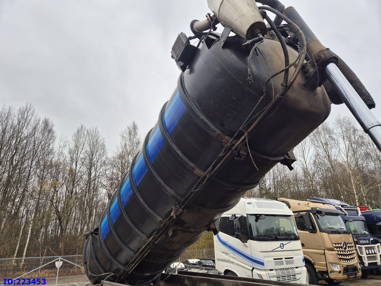 VOLVO FM11 450HP 6x2 TANK 16000 l / VACUUM JUROP PR 150 / ASENIZACYJNY / Euro5 / Steering Axle - Грузовик-цистерна: фото 5 VOLVO FM11 450HP 6x2 TANK 16000 l / VACUUM JUROP PR 150 / ASENIZACYJNY / Euro5 / Steering Axle - Грузовик-цистерна: фото 5