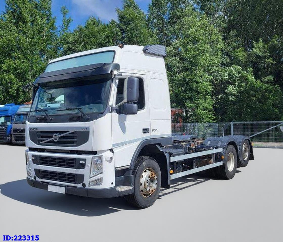 VOLVO FM13 500HP 6x2 Euro5 - Грузовик-шасси: фото 1 VOLVO FM13 500HP 6x2 Euro5 - Грузовик-шасси: фото 1