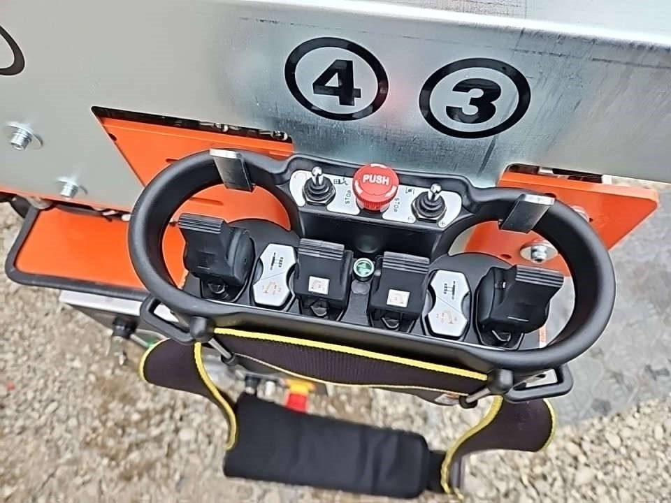 EasyLift R180 - Коленчатый подъемник: фото 3 EasyLift R180 - Коленчатый подъемник: фото 3