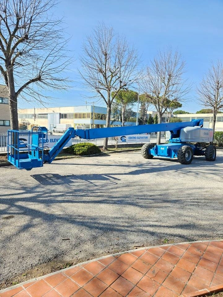 Телескопический подъемник Genie S 85 4WD: фото 6 Телескопический подъемник Genie S 85 4WD: фото 6