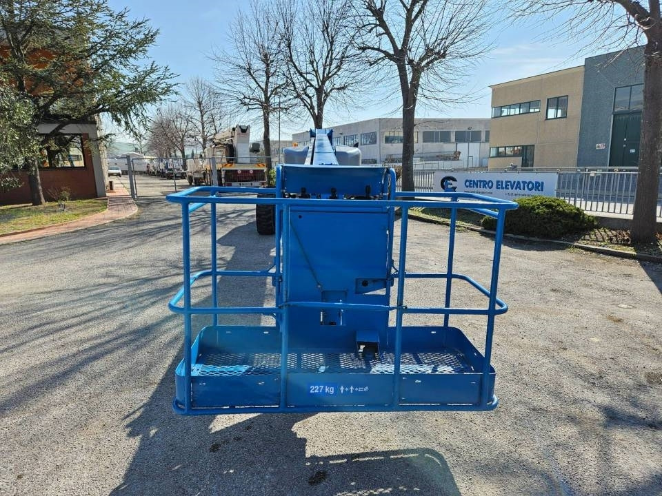 Телескопический подъемник Genie S 85 4WD: фото 10 Телескопический подъемник Genie S 85 4WD: фото 10