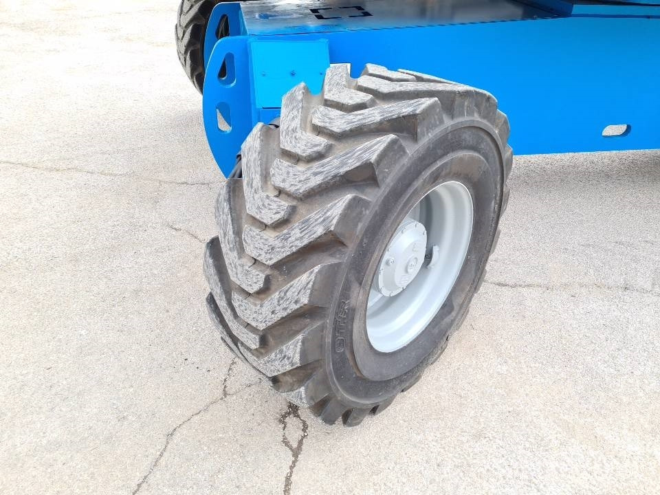 Телескопический подъемник Genie S125 4WD: фото 13 Телескопический подъемник Genie S125 4WD: фото 13