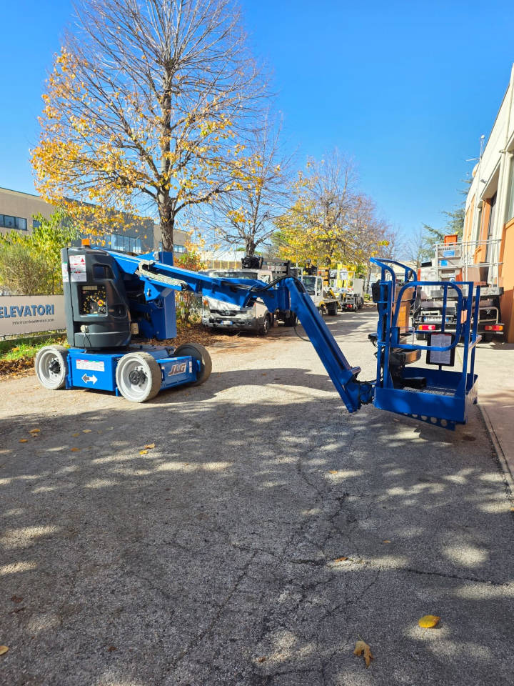 JLG E 300 AJP - Коленчатый подъемник: фото 1 JLG E 300 AJP - Коленчатый подъемник: фото 1