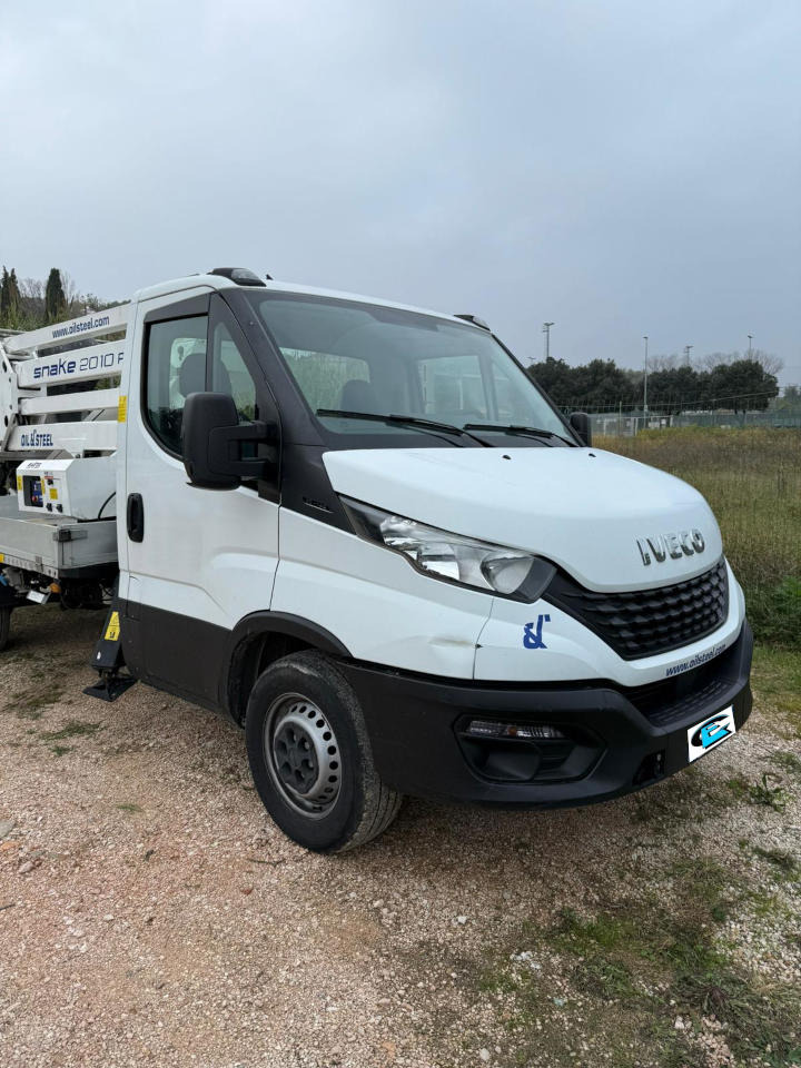 OIL&STEEL 20.10 Plus - Грузовик с подъемником: фото 2 OIL&STEEL 20.10 Plus - Грузовик с подъемником: фото 2