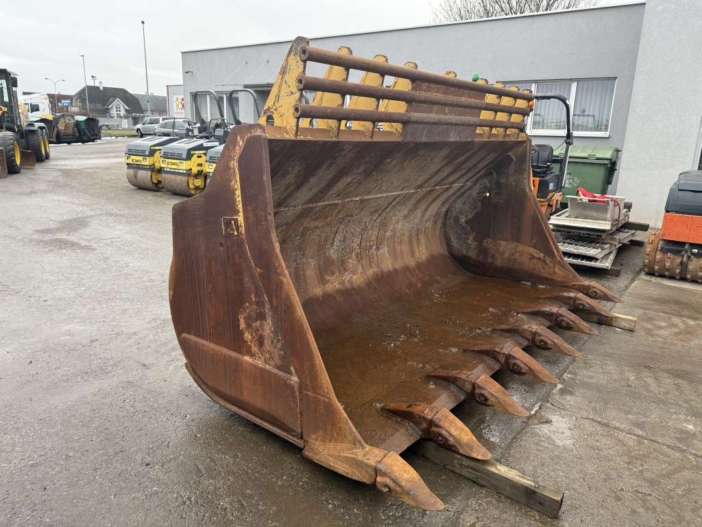 Caterpillar 980 K (111788) - Ковш для погрузчика: фото 2 Caterpillar 980 K (111788) - Ковш для погрузчика: фото 2