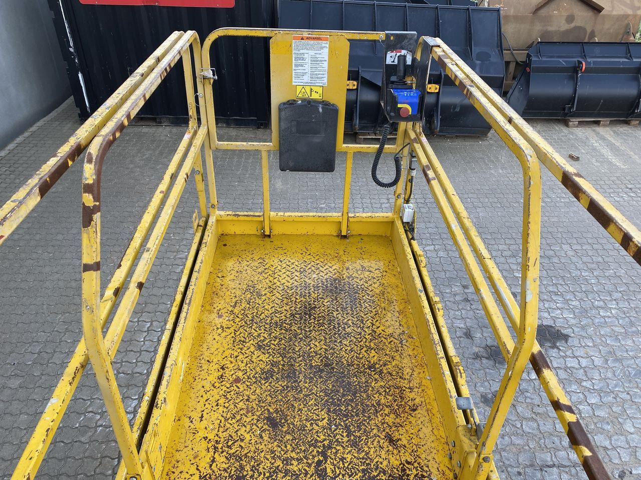 GMG 4046-ED - Ножничный подъемник: фото 3 GMG 4046-ED - Ножничный подъемник: фото 3