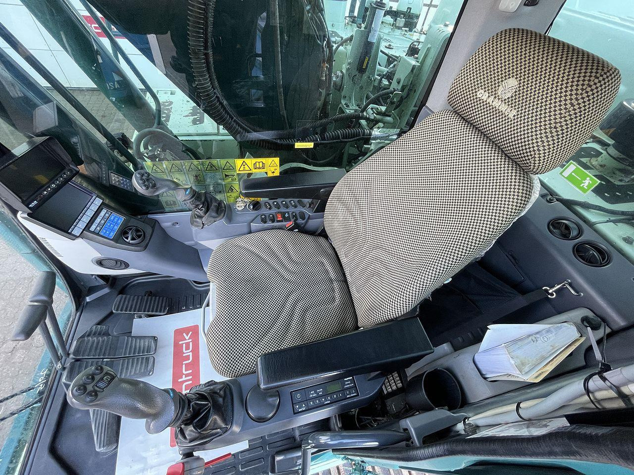 Komatsu PC240LCD-11 - Гусеничный экскаватор: фото 3 Komatsu PC240LCD-11 - Гусеничный экскаватор: фото 3