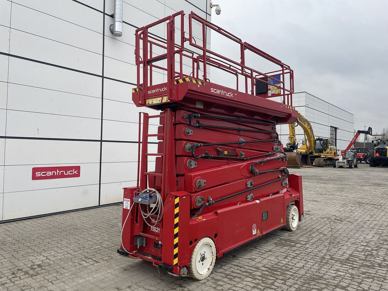 PB S225-12ES - Ножничный подъемник: фото 4 PB S225-12ES - Ножничный подъемник: фото 4