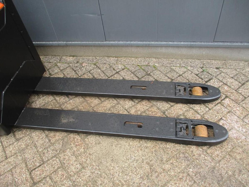 BT LPE200 - Тележка: фото 3 BT LPE200 - Тележка: фото 3