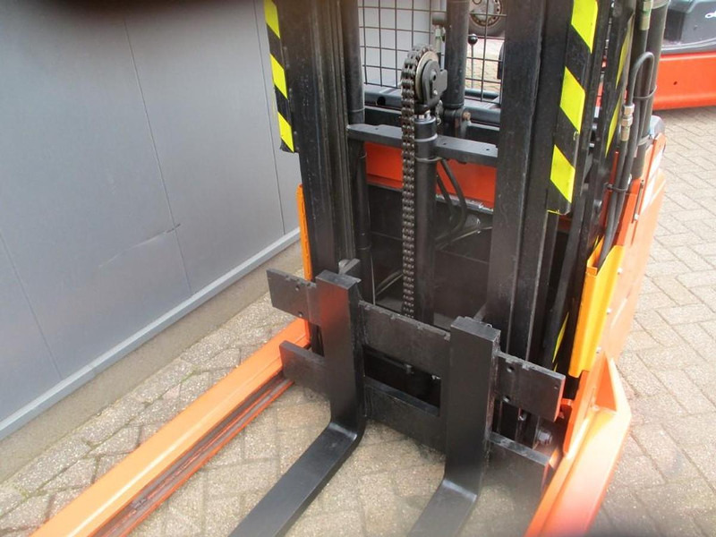 BT RWE 120 - Тележка: фото 4 BT RWE 120 - Тележка: фото 4