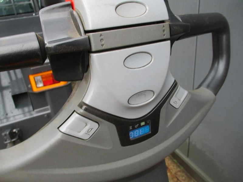 Тележка Toyota LPE 200: фото 6