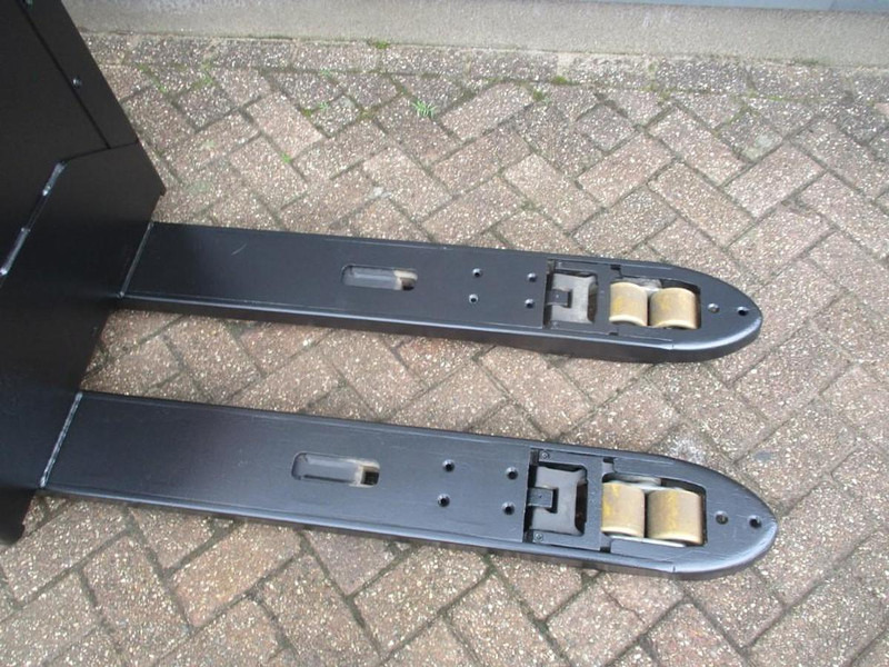 Toyota LPE 200 - Тележка: фото 4 Toyota LPE 200 - Тележка: фото 4