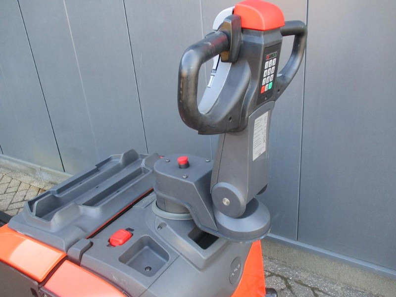 Toyota LPE 250 - Тележка: фото 4 Toyota LPE 250 - Тележка: фото 4