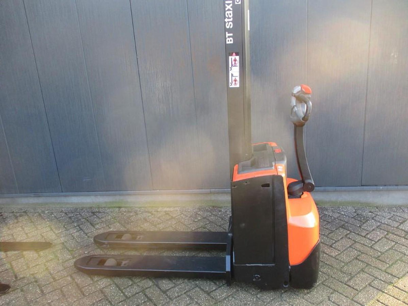 Toyota SWE 080L - Штабелер: фото 3 Toyota SWE 080L - Штабелер: фото 3