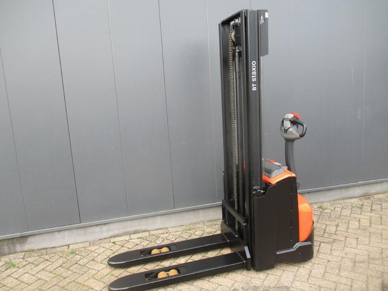 Toyota SWE 100 - Штабелер: фото 2 Toyota SWE 100 - Штабелер: фото 2